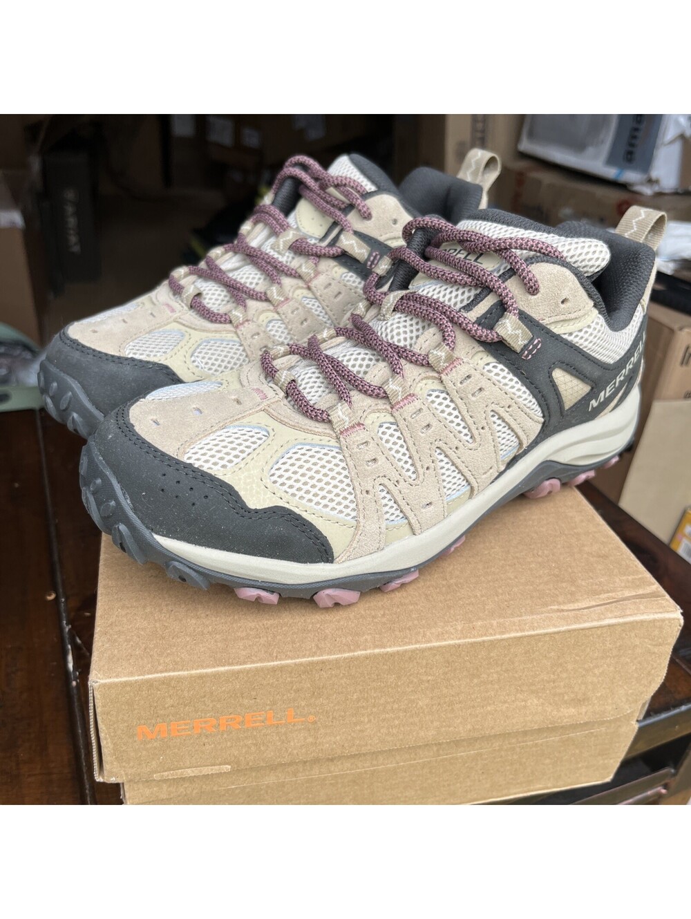 New! Merrell Accentor 3 Women Hiking Shoes Size 8 M - Incense